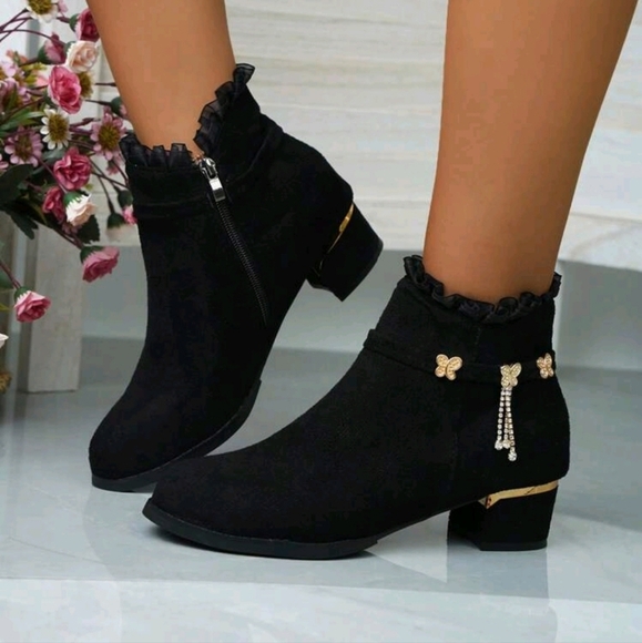 Shoes - Women's Fashionable Block Heel Ankle Boots And Booties Match With Fall Clothes